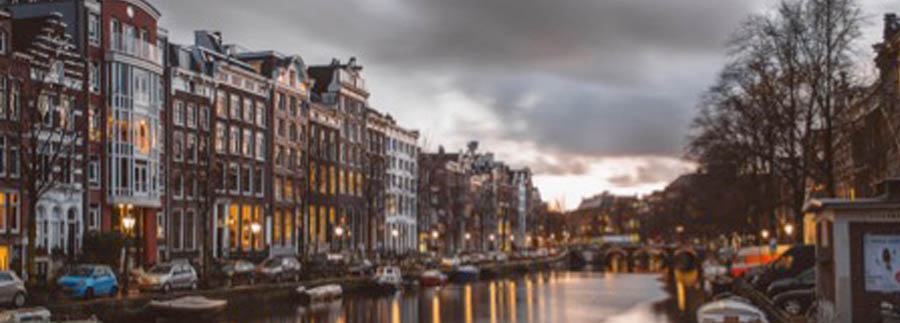 Boten in Amsterdam en Ibiza